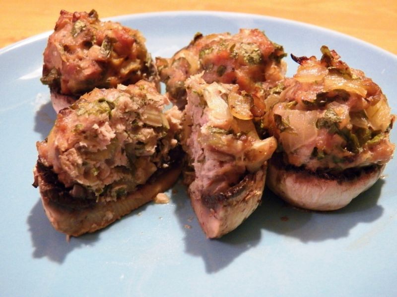 Pieczarki faszerowane mielonym mięsem  Pieczarki faszerowane mielonym mięsem