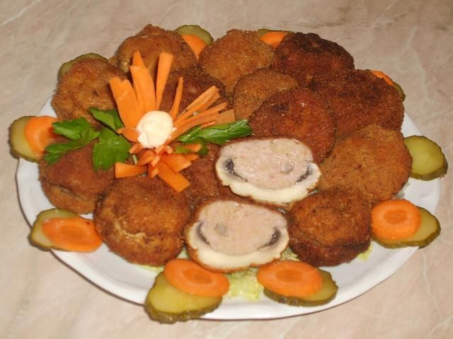 Pieczarki faszerowane mięsem Pieczarki faszerowane mięsem