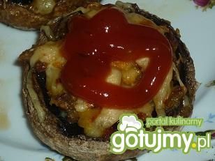 Pieczarki faszerowane mięsem mielonym..