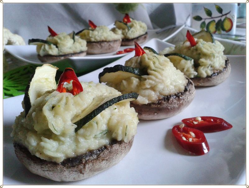 Pieczarki faszerowane musem kalafiorowym