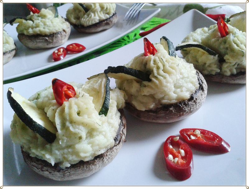 Pieczarki faszerowane musem kalafiorowym