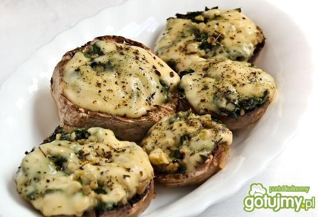 Pieczarki faszerowane szpinakiem         Pieczarki faszerowane szpinakiem