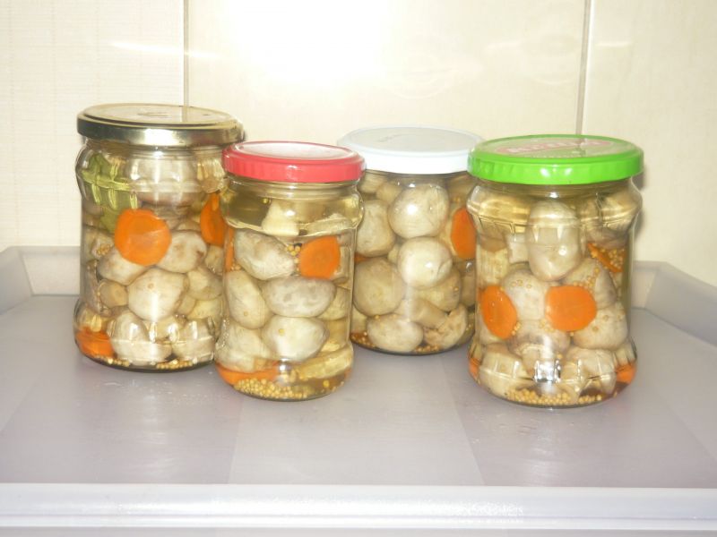 Pieczarki marynowane