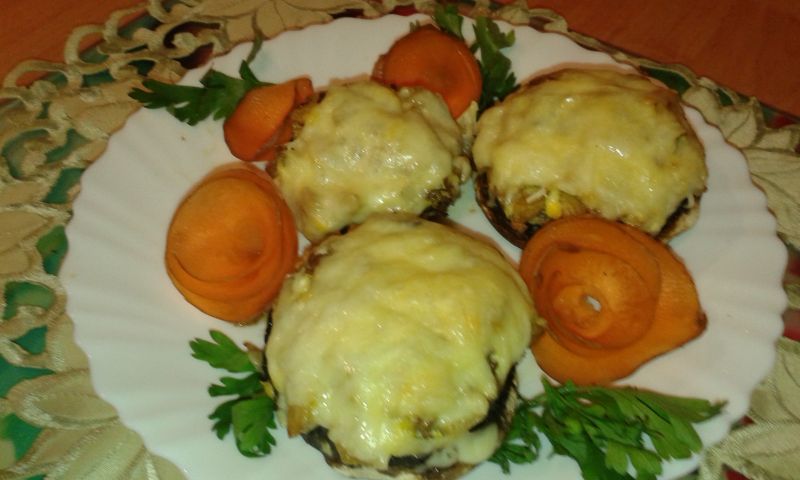 Pieczarki nadziewane fasolką szparagową z jajkiem