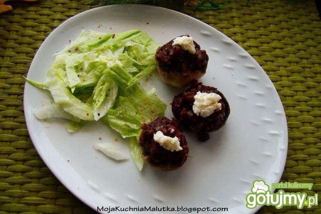 Pieczarki nadziewane kaszanką z chrzanem Pieczarki nadziewane kaszanką z chrzanem