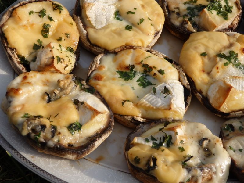 Pieczarki pełne sera