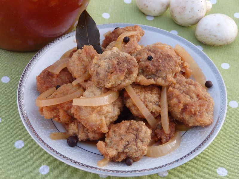 Pieczarki w pomidorowej zalewie octowej