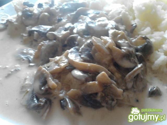 Pieczarki w śmietanie 4 Pieczarki w śmietanie 4