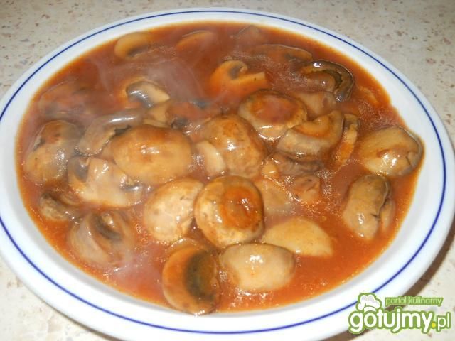 Pieczarki w sosie pomidorowym