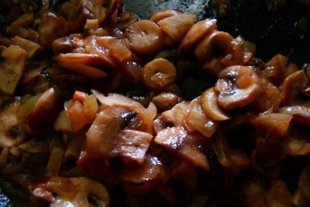 Pieczarki z cebulka
