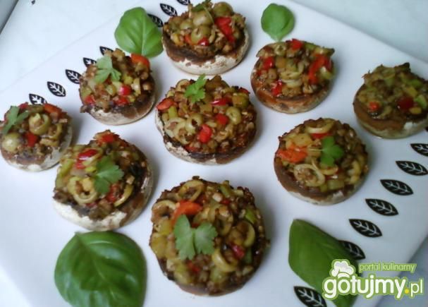 Pieczarki z farszem i mozzarellą Pieczarki z farszem i mozzarellą
