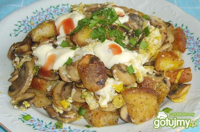 Pieczarki z grzankami Pieczarki z grzankami