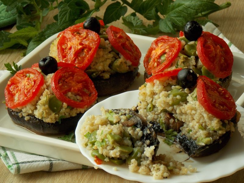 Pieczarki z kaszą jęczmienną i bobem