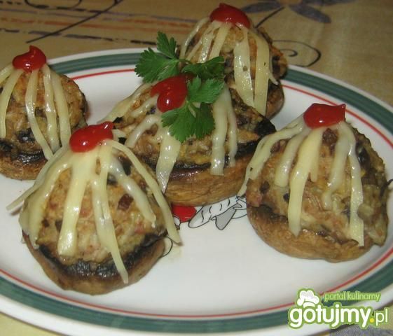 Pieczarki z ryżowym farszem  Pieczarki z ryżowym farszem