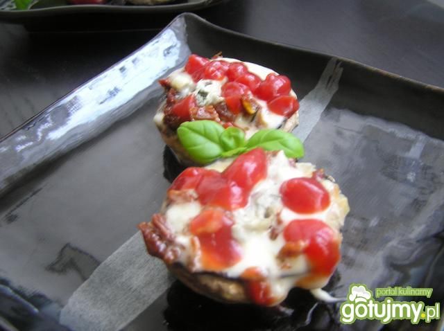 Pieczarki zapiekane z gorgonzolą Pieczarki zapiekane z gorgonzolą