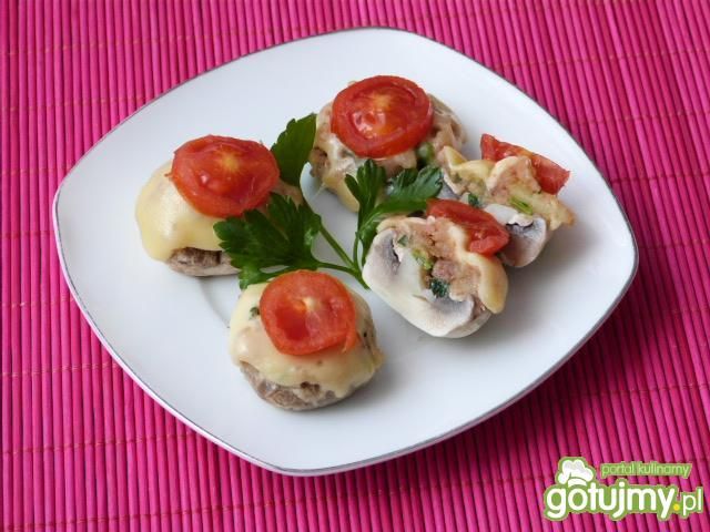 Pieczarki zapiekane z mięsem i serem Pieczarki zapiekane z mięsem i serem