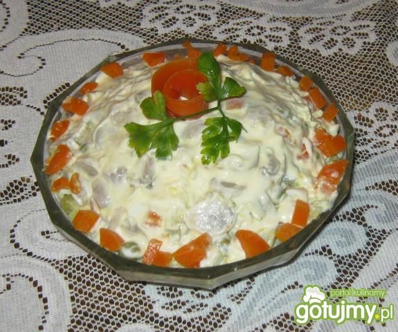 Pieczarkowa sałatka. Pieczarkowa sałatka.