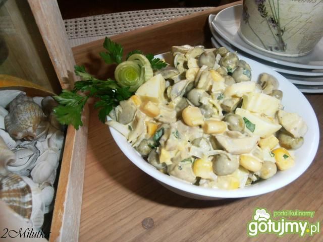 Pieczarkowa sałatka z ogórkiem