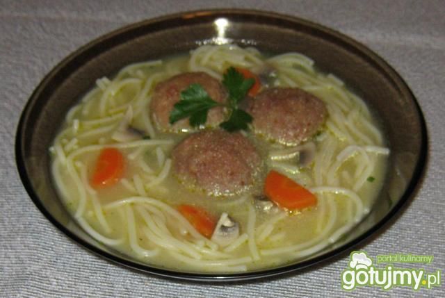 Pieczarkowa z pulpetami Pieczarkowa z pulpetami