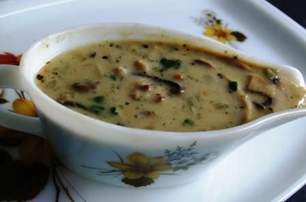 Pieczarkowo-smietanowy sos  Pieczarkowo-smietanowy sos