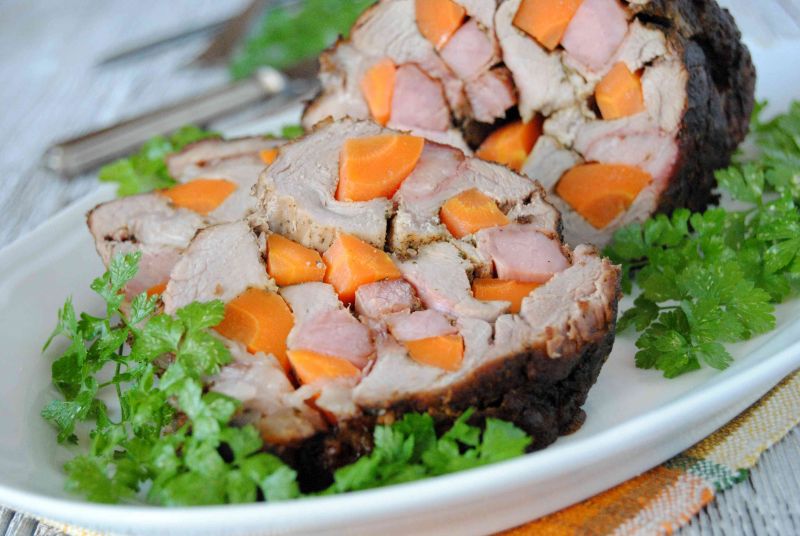 Pieczeń cielęca z marchwią i boczkiem