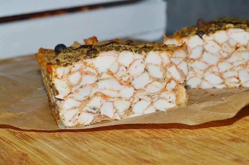 Pieczeń (mozaika) drobiowa z piersi kurczaka Pieczeń (mozaika) drobiowa z piersi kurczaka