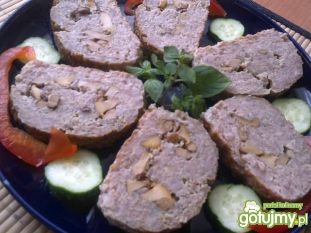 Pieczeń nadziewana  kurkami  Pieczeń nadziewana  kurkami