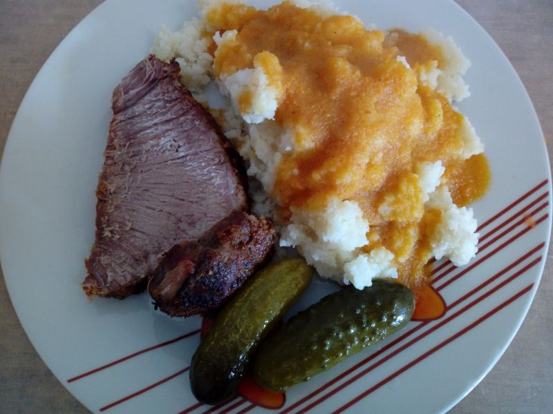 Pieczeń obiadowa z karkówki Pieczeń obiadowa z karkówki