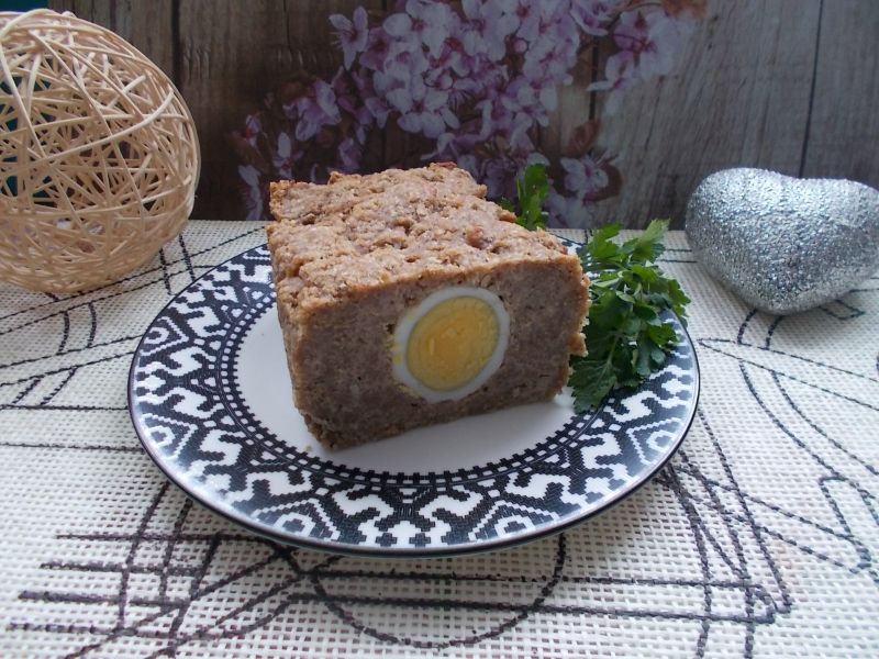 Pieczeń rzymska z jajkiem