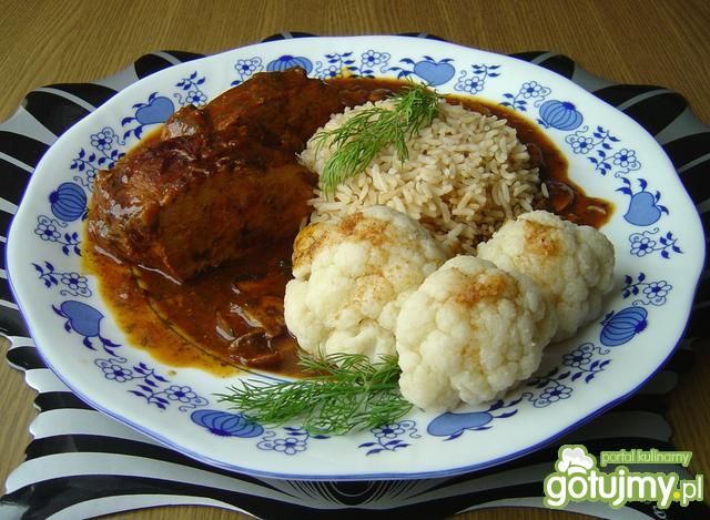 Pieczeń Wieprzowa Szpikowana Słoniną Pieczeń Wieprzowa Szpikowana Słoniną