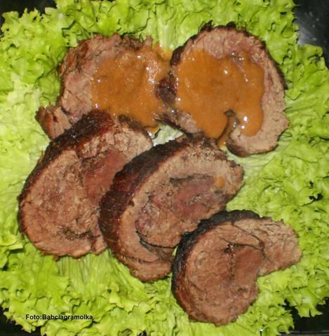 Pieczeń wołowa w sosie śliwkowym 