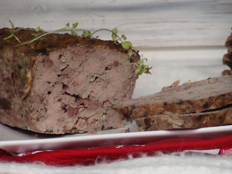 Pieczeń z indykiem i wątróbką  Pieczeń z indykiem i wątróbką