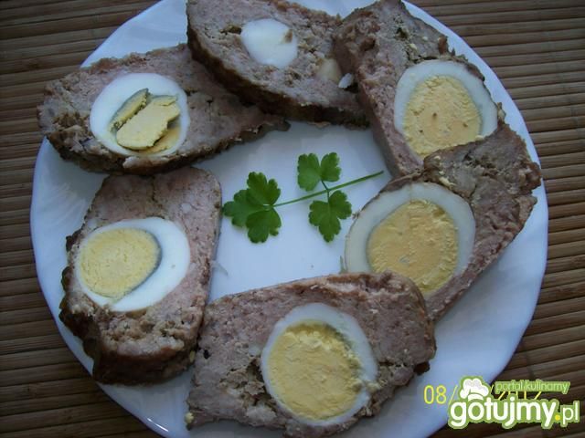 Pieczeń z jajkiem.