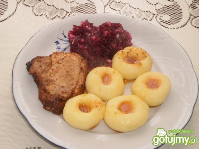 Pieczeń z Kluskami i kapusta czerwoną. Pieczeń z Kluskami i kapusta czerwoną.