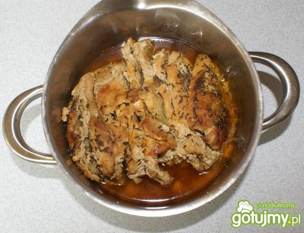 Pieczeń z kminkiem i cebulą Pieczeń z kminkiem i cebulą