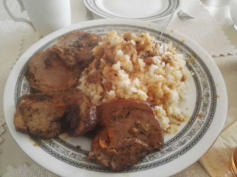 Pieczeń z łopatki z mięsem mielonym i owocami Pieczeń z łopatki z mięsem mielonym i owocami