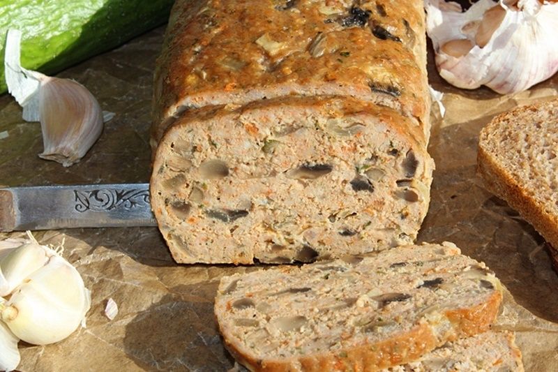 Pieczeń z mięsa mielonego z pieczarkami Pieczeń z mięsa mielonego z pieczarkami