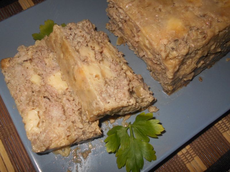 Pieczeń z mięsa mielonego z serem