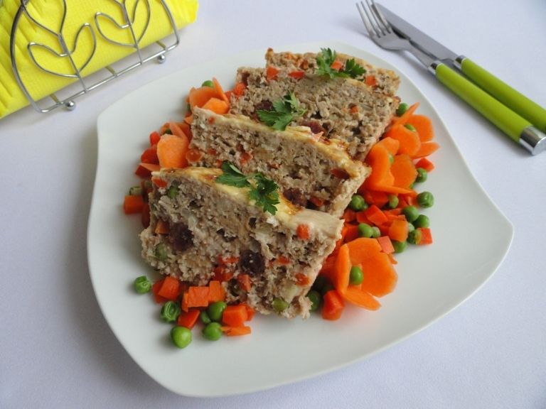 Pieczeń z mięsa mielonego z warzywami Pieczeń z mięsa mielonego z warzywami