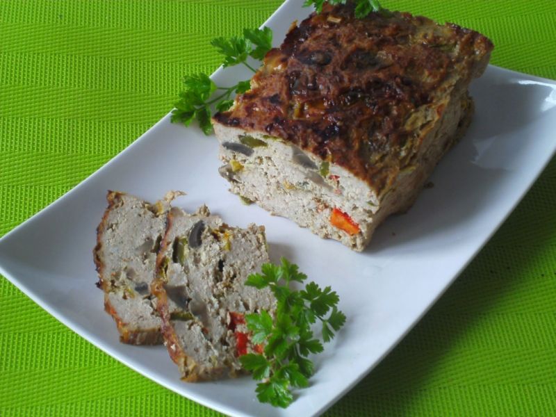 Pieczeń z pieczarkami i papryką Pieczeń z pieczarkami i papryką