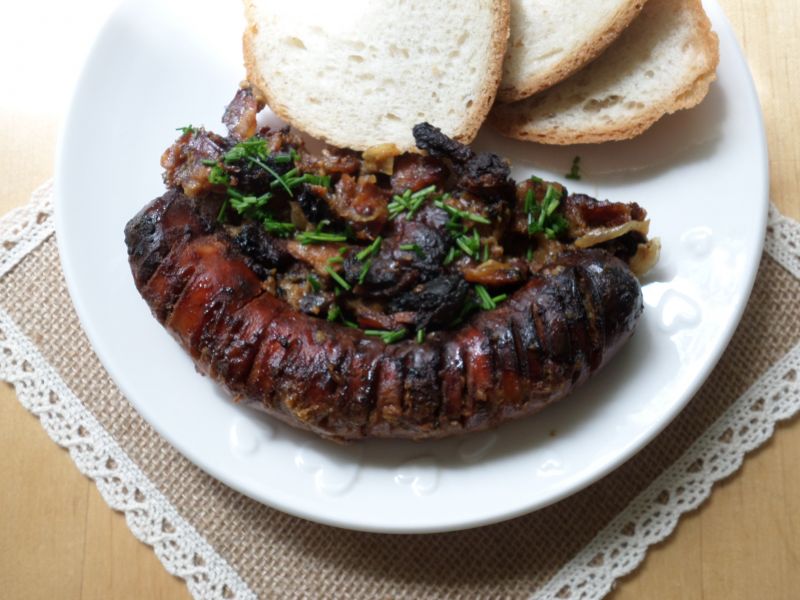 Pieczona biała kiełbasa Pieczona biała kiełbasa