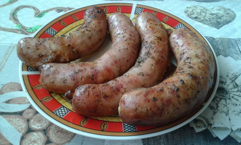 Pieczona biała kiełbasa Pieczona biała kiełbasa