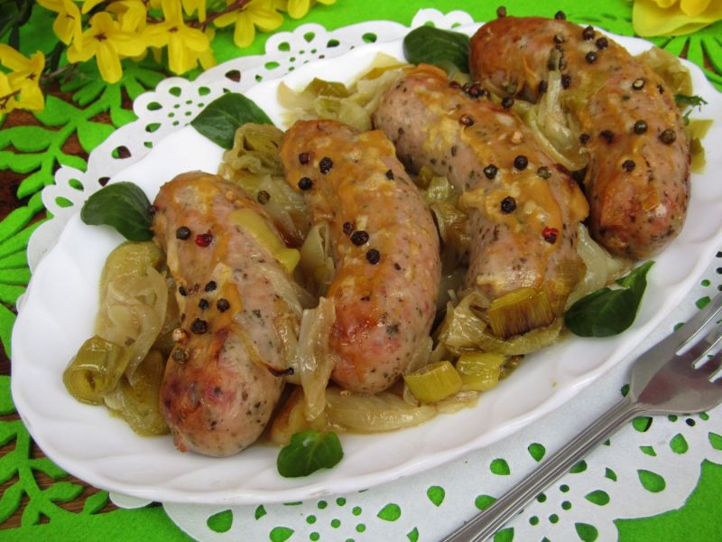 Pieczona biała kiełbasa musztardowo- chrzanowa