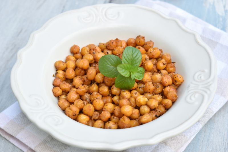 Pieczona chrupiąca ciecierzyca z ziołami Pieczona chrupiąca ciecierzyca z ziołami