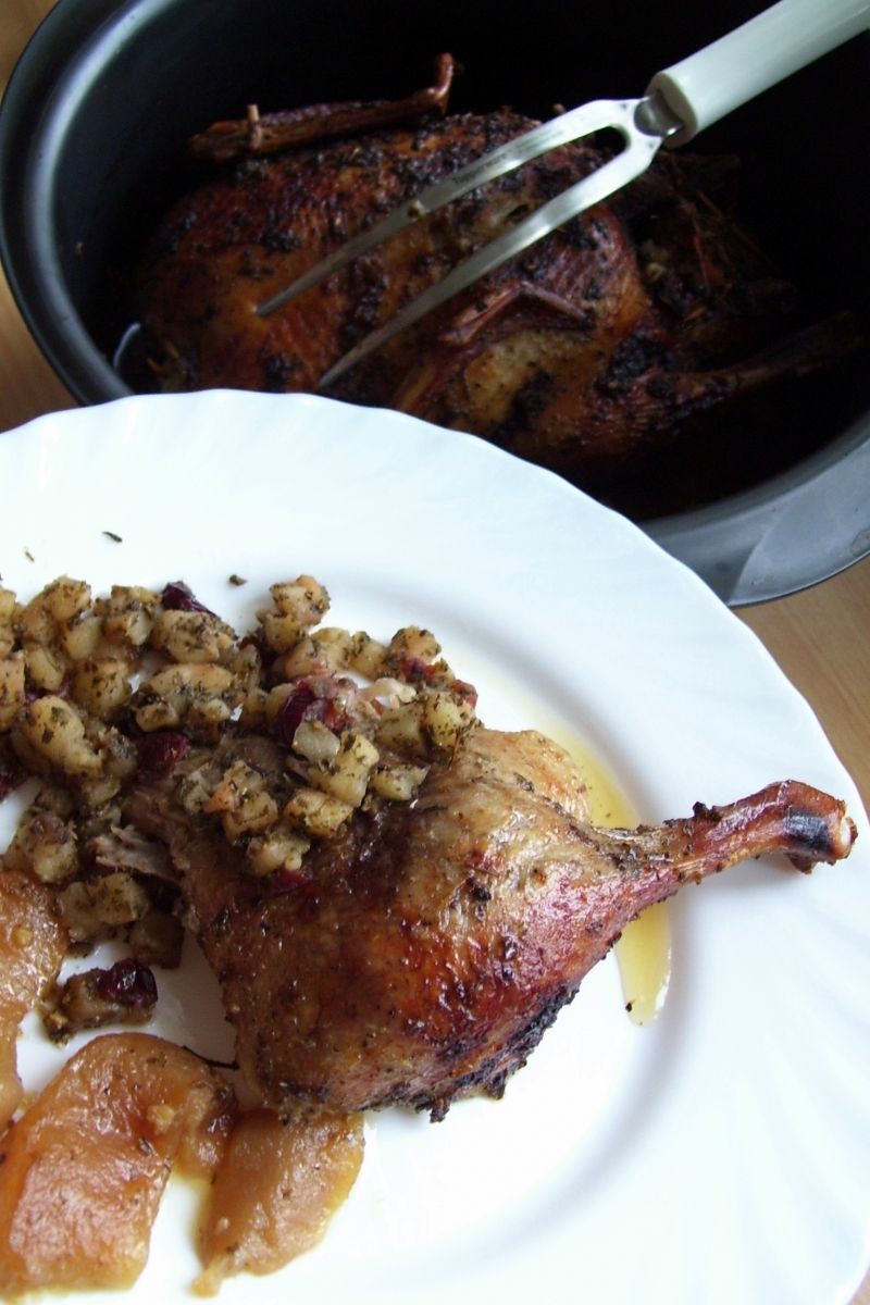 Pieczona kaczka z jabłkami i żurawiną Pieczona kaczka z jabłkami i żurawiną