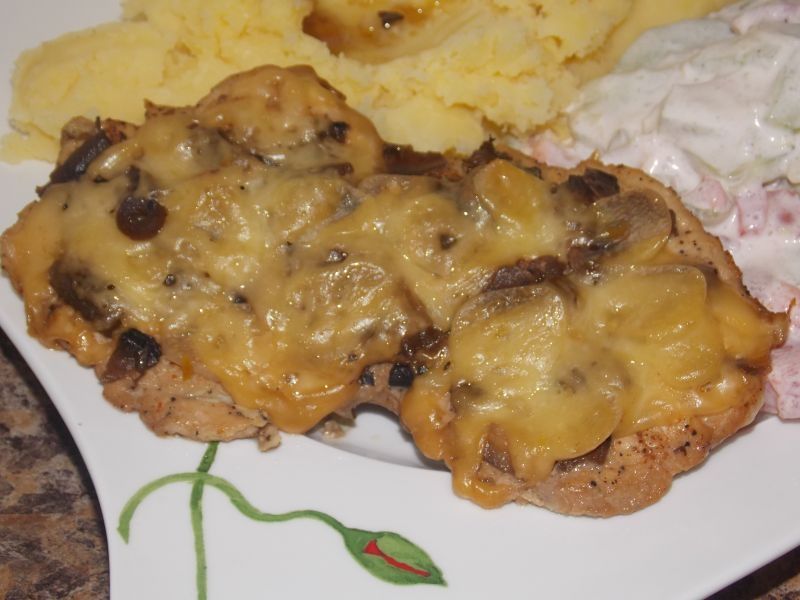 Pieczona mocno czosnkowa pierś Pieczona mocno czosnkowa pierś