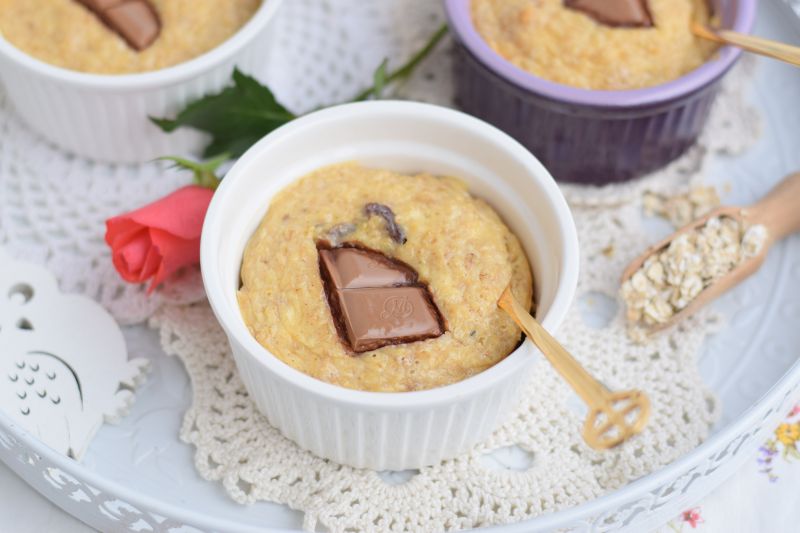 Pieczona owsianka z rodzynkami i czekoladą