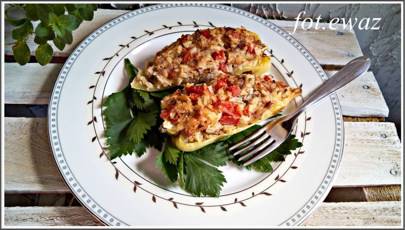 Pieczona papryka faszerowana