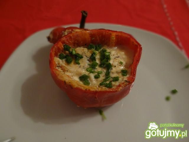 Pieczona papryka z serkiem wiejskim