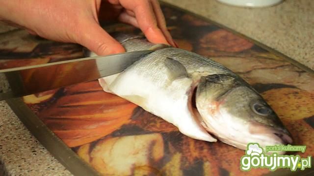 Pieczona rybka i Salsa Verde